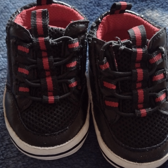 youth size 4 basketball shoes